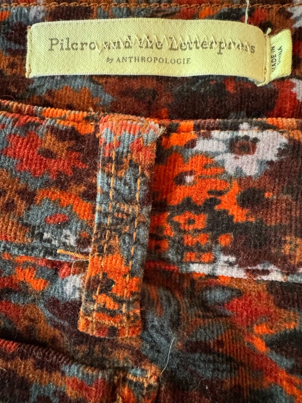 Pilcro Floral Velvet Pants Size 30 - Picture 7 of 8